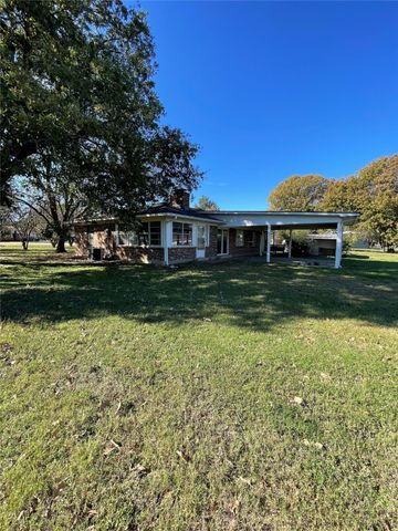 202 Spur Ranch Road, Trinidad, TX 75163