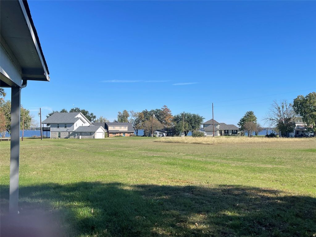 202 Spur Ranch Road, Trinidad, TX 75163