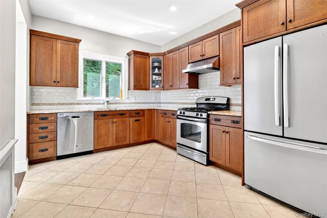 193 Parkview Avenue, Bronxville, NY 10708