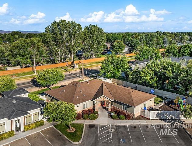3605 N Locust Grove Rd, Meridian, ID 83646
