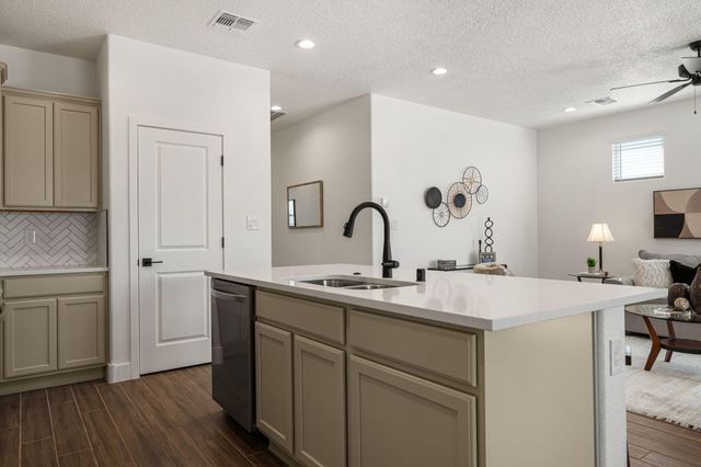 6941 Ava Road, Rio Rancho, NM 87144