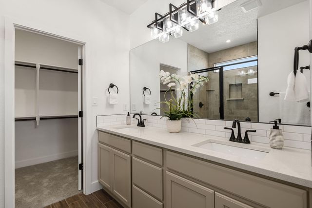 6941 Ava Road, Rio Rancho, NM 87144