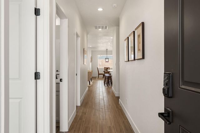 6941 Ava Road, Rio Rancho, NM 87144