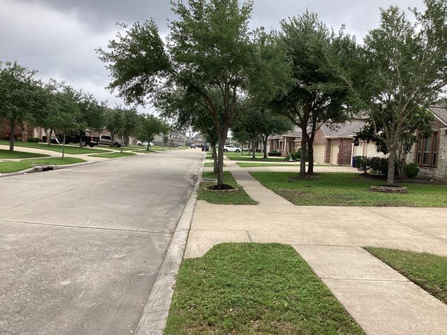 6533 Gray Birch Lane, Dickinson, TX 77539