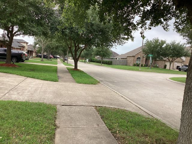 6533 Gray Birch Lane, Dickinson, TX 77539