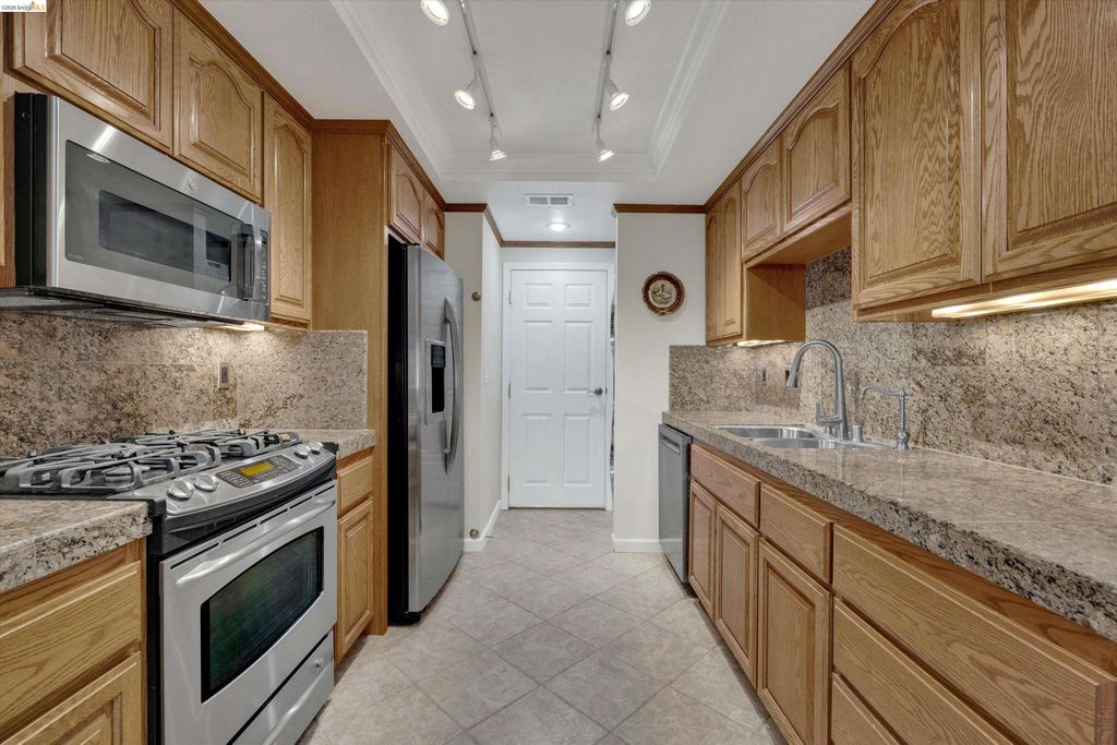 5805 Yawl St, Discovery Bay, CA 94505