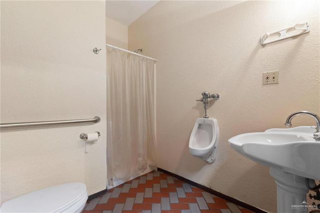 7207 E Curry Road, Edinburg, TX 78542