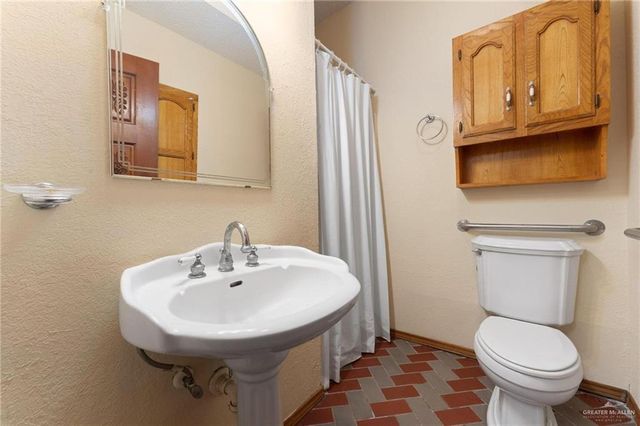 7207 E Curry Road, Edinburg, TX 78542