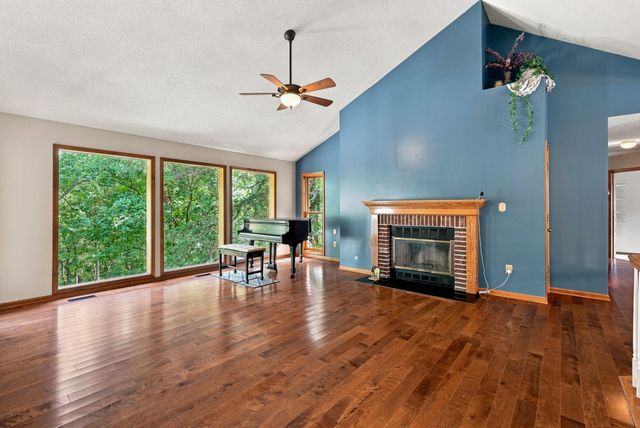2412 HILLSHIRE DR, Columbia, MO 65203