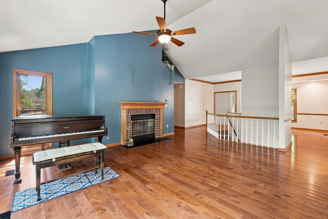 2412 HILLSHIRE DR, Columbia, MO 65203