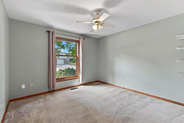 2412 HILLSHIRE DR, Columbia, MO 65203