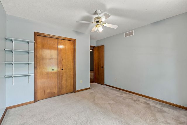 2412 HILLSHIRE DR, Columbia, MO 65203