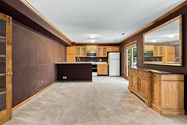 2412 HILLSHIRE DR, Columbia, MO 65203
