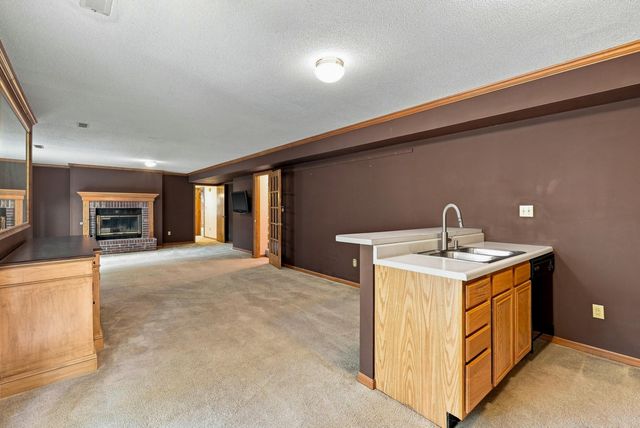 2412 HILLSHIRE DR, Columbia, MO 65203