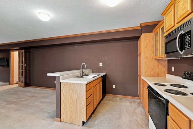 2412 HILLSHIRE DR, Columbia, MO 65203