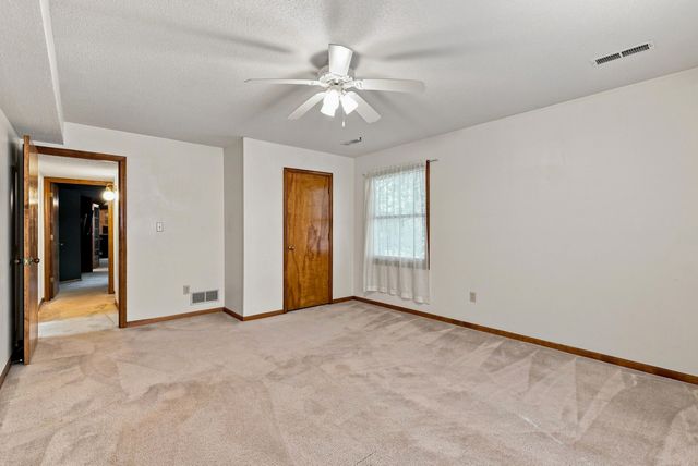 2412 HILLSHIRE DR, Columbia, MO 65203