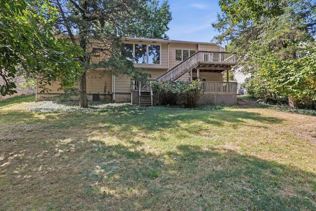 2412 HILLSHIRE DR, Columbia, MO 65203