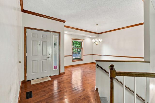 2412 HILLSHIRE DR, Columbia, MO 65203