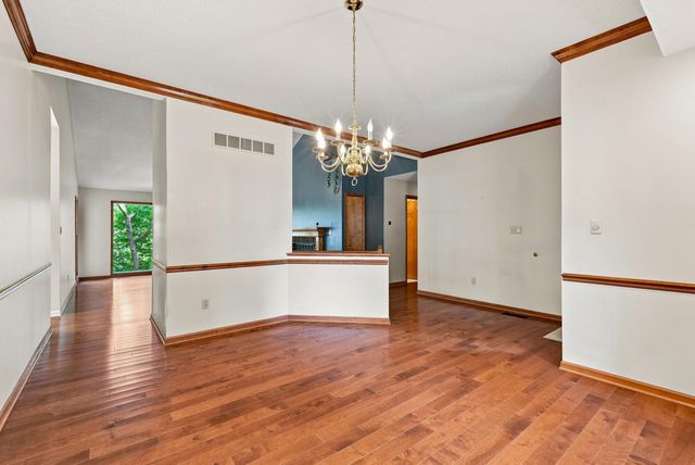 2412 HILLSHIRE DR, Columbia, MO 65203