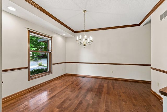 2412 HILLSHIRE DR, Columbia, MO 65203
