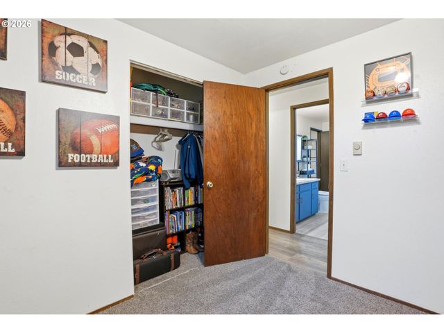 224 6TH St, Dayton, OR 97114