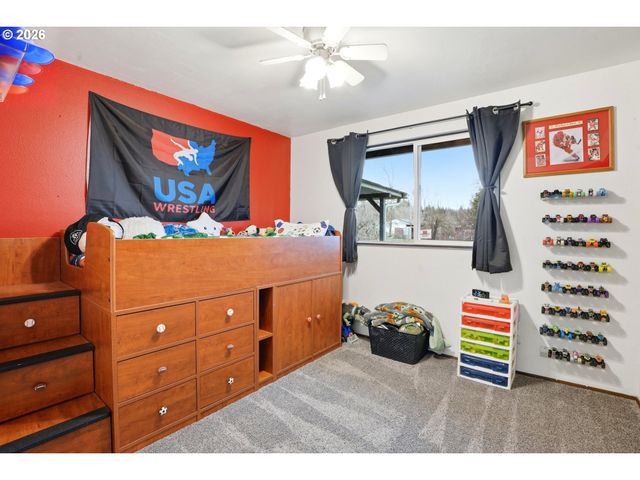 224 6TH St, Dayton, OR 97114