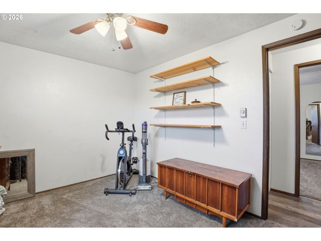 224 6TH St, Dayton, OR 97114