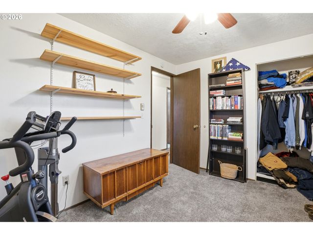 224 6TH St, Dayton, OR 97114