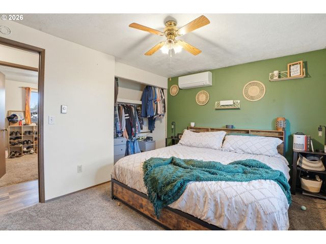 224 6TH St, Dayton, OR 97114