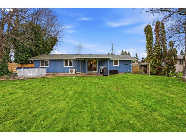 224 6TH St, Dayton, OR 97114
