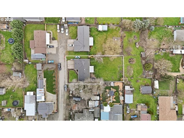 224 6TH St, Dayton, OR 97114