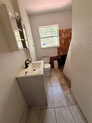 1531 Padgitt Avenue, Dallas, TX 75203