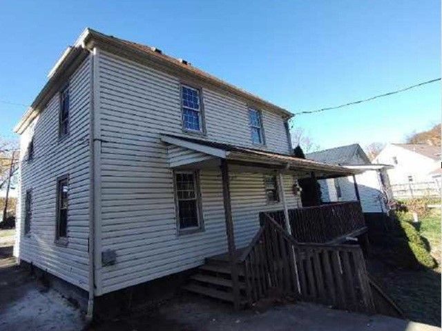 1660 Mercer Rd, Ellwood City, PA 16117