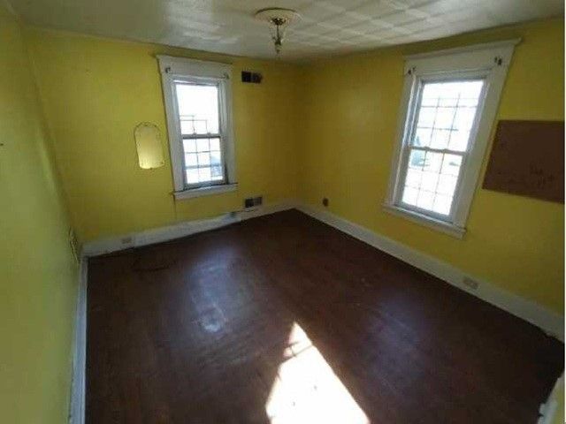 1660 Mercer Rd, Ellwood City, PA 16117