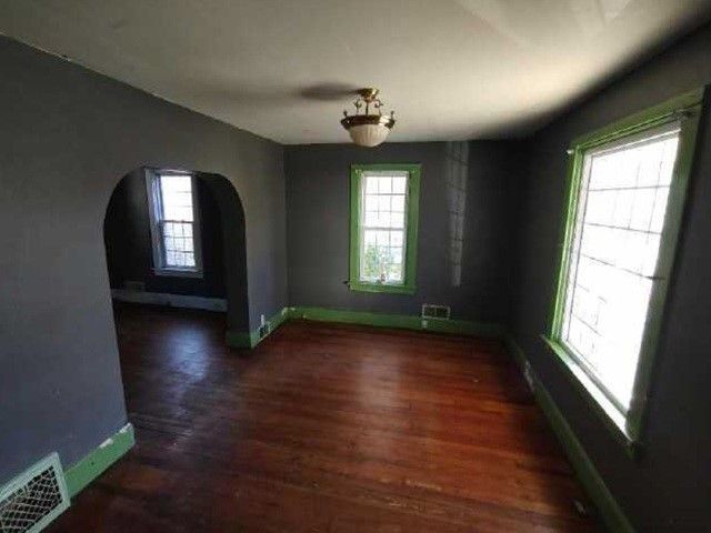 1660 Mercer Rd, Ellwood City, PA 16117