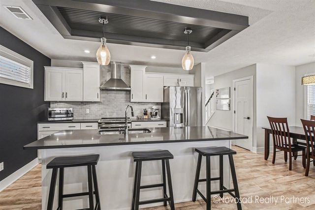 7952 Greendale Drive, Byron Center, MI 49315