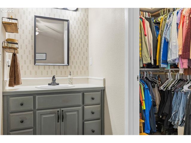 337 ARVILLA Ct, Sutherlin, OR 97479