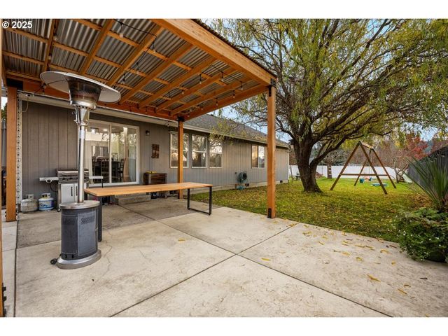 337 ARVILLA Ct, Sutherlin, OR 97479