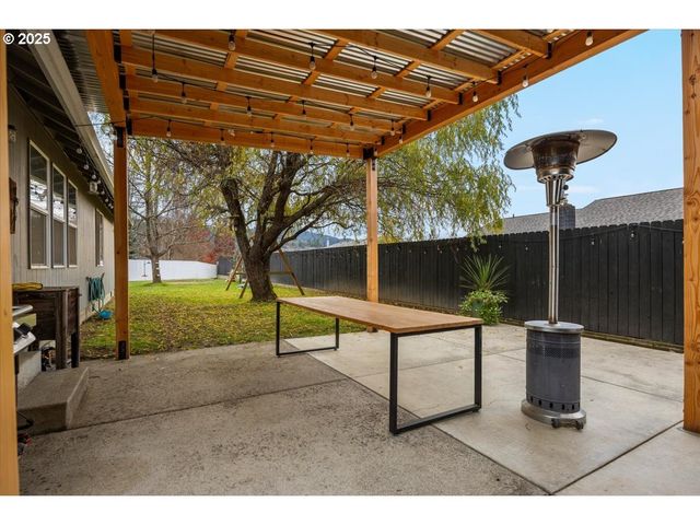 337 ARVILLA Ct, Sutherlin, OR 97479