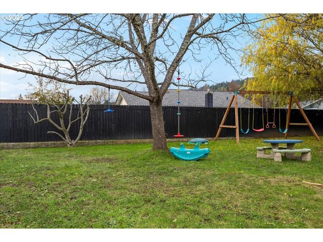 337 ARVILLA Ct, Sutherlin, OR 97479