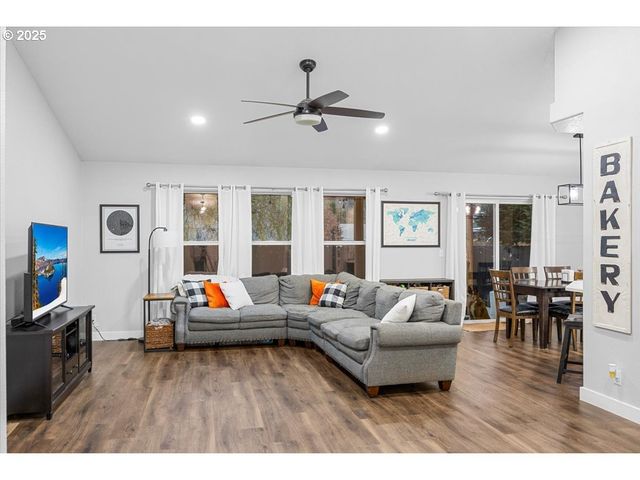 337 ARVILLA Ct, Sutherlin, OR 97479