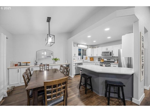 337 ARVILLA Ct, Sutherlin, OR 97479