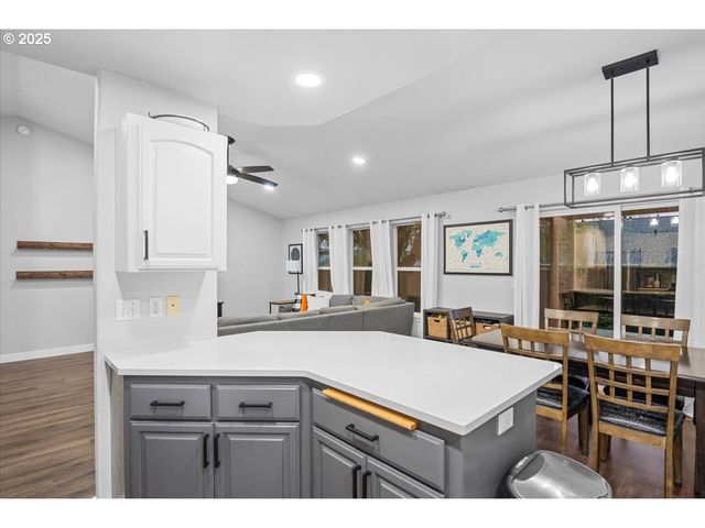 337 ARVILLA Ct, Sutherlin, OR 97479