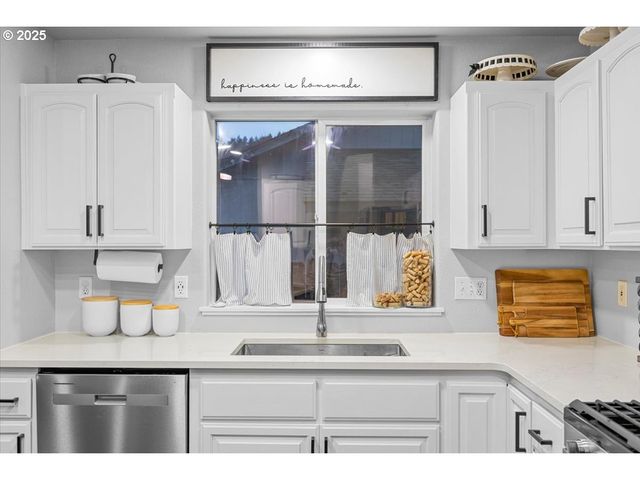 337 ARVILLA Ct, Sutherlin, OR 97479