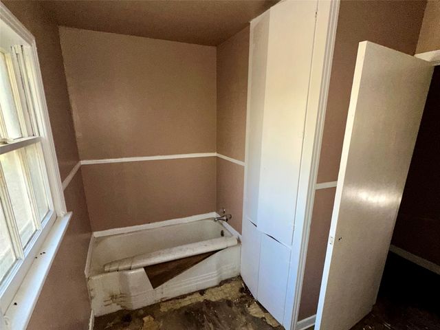 2100 Bonham Street, Paris, TX 75460