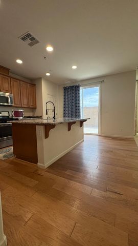 2260 Gallery Dr, Riverbank, CA 95367