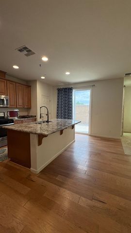 2260 Gallery Dr, Riverbank, CA 95367