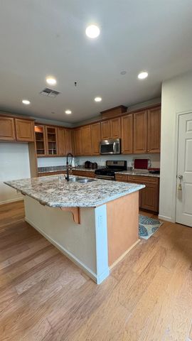 2260 Gallery Dr, Riverbank, CA 95367