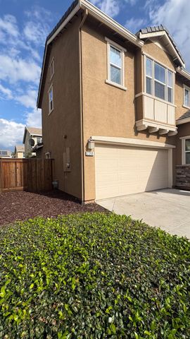 2260 Gallery Dr, Riverbank, CA 95367