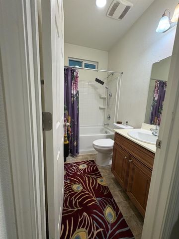 2260 Gallery Dr, Riverbank, CA 95367